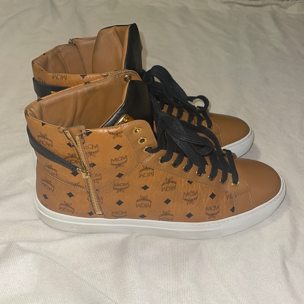 MCM SNEAKER